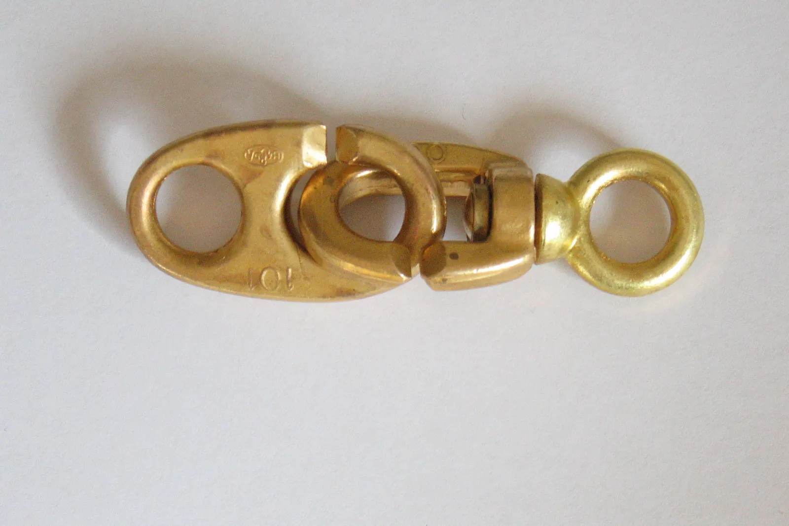 Brass clip for attaching a flag to the halyard