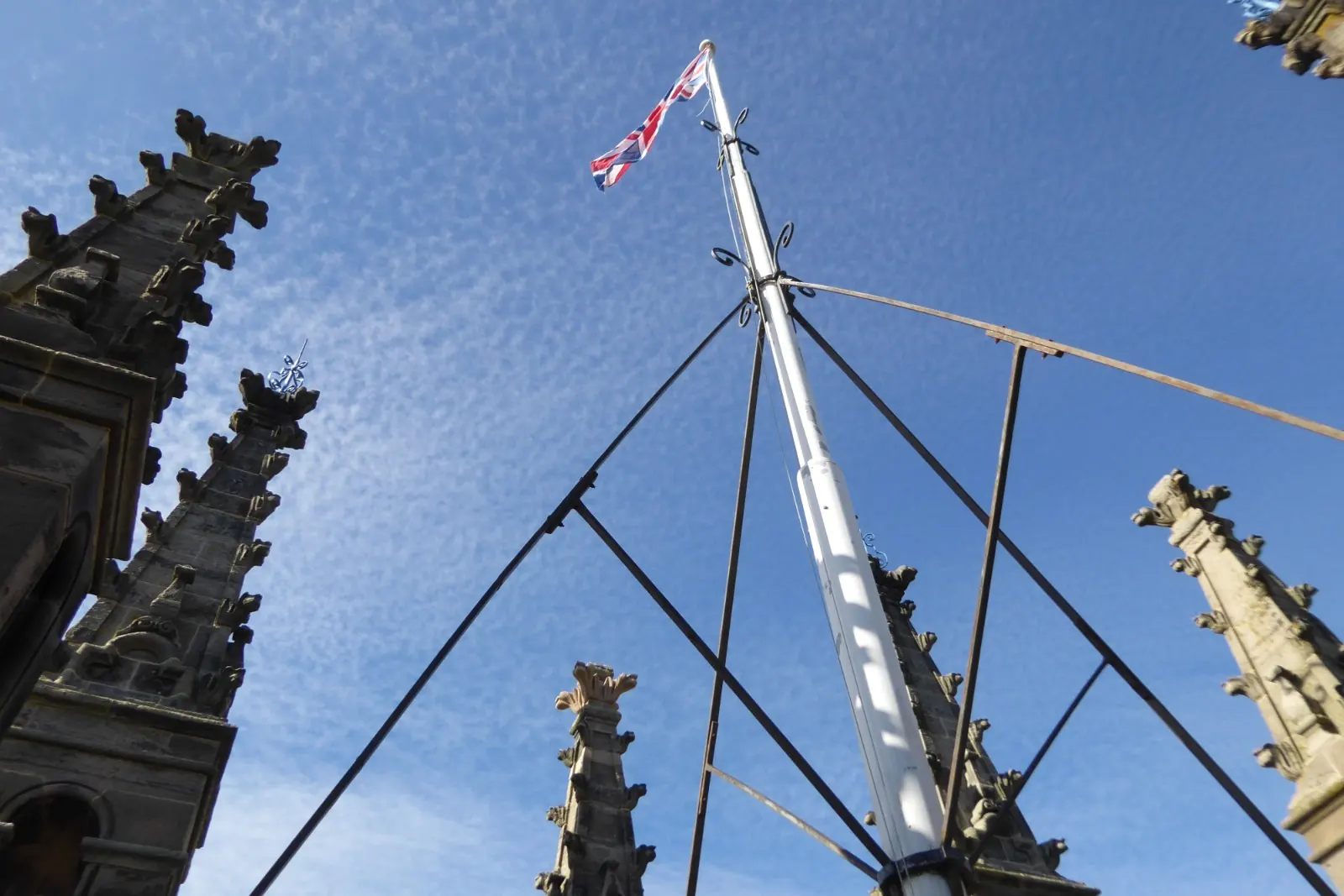 The flagpole on Victoria Tower with its stays and halyard